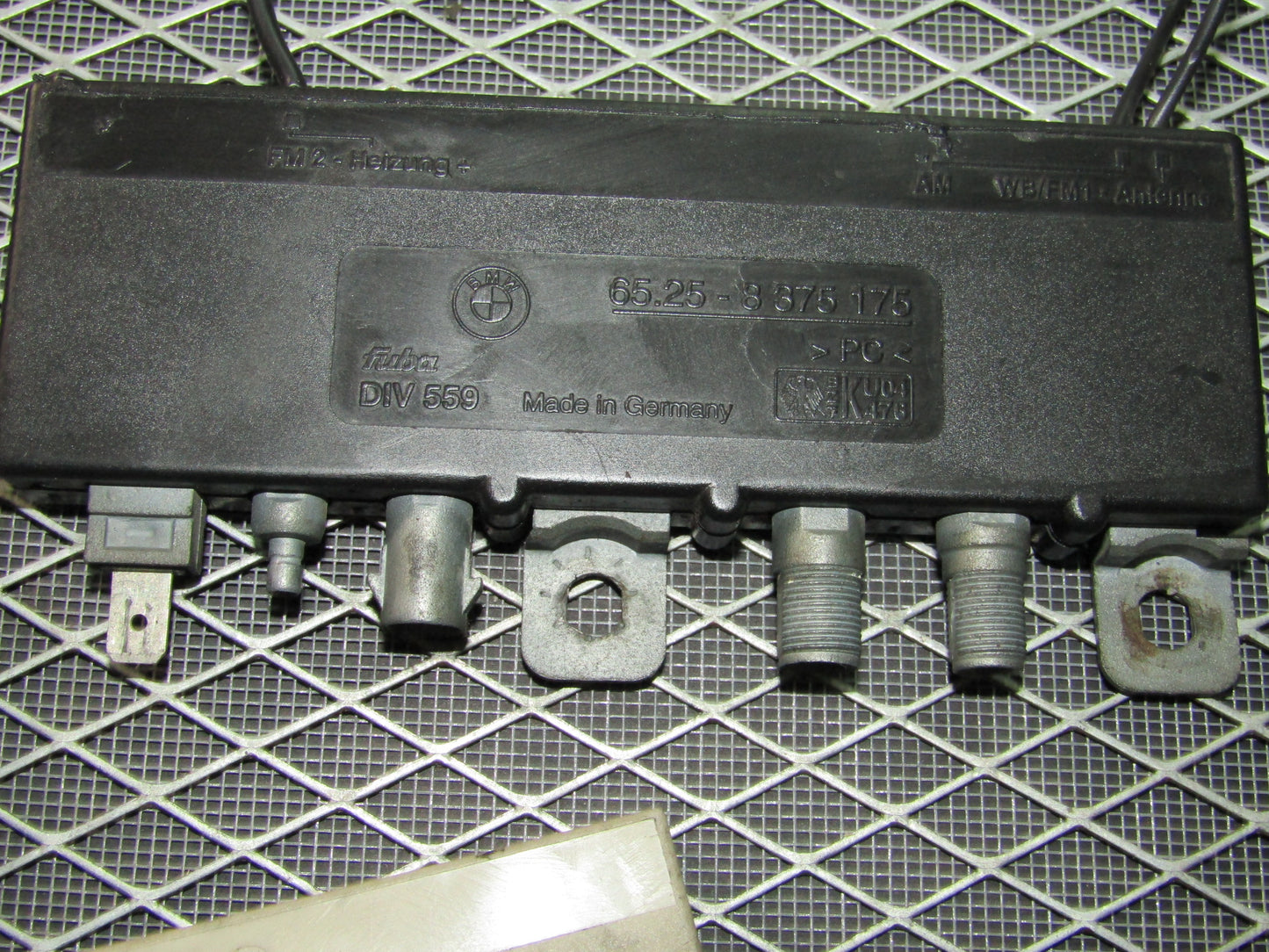 92 93 94 95 BMW 325 Sedan OEM Antenna Module