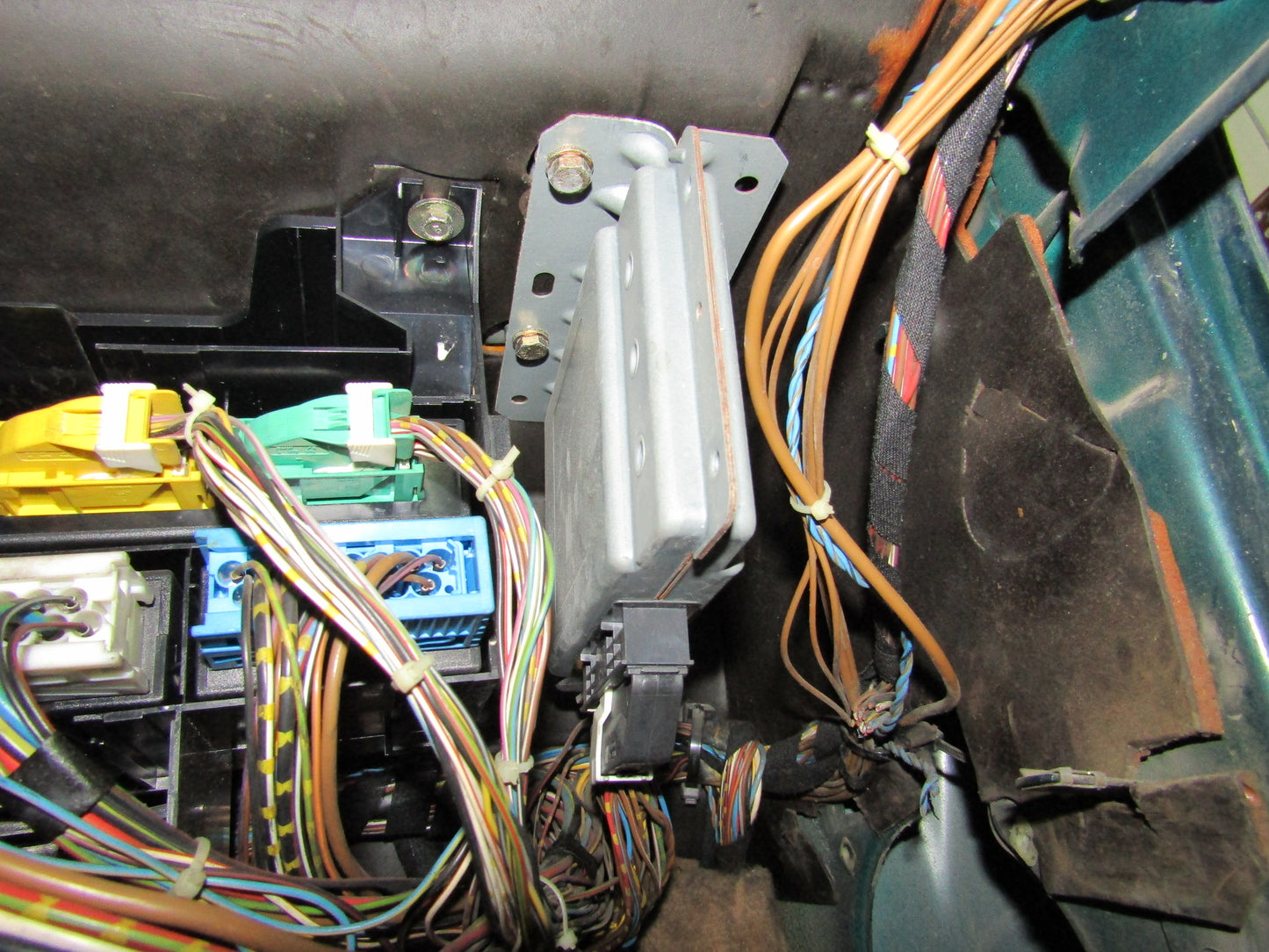 1992-1995 BMW 325 Sedan OEM ABS Computer Module - 34.52-1 163 089