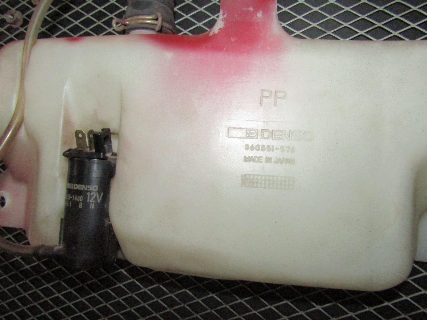 94 95 96 97 Mitsubishi 3000GT OEM Rear Wiper Washer Tank