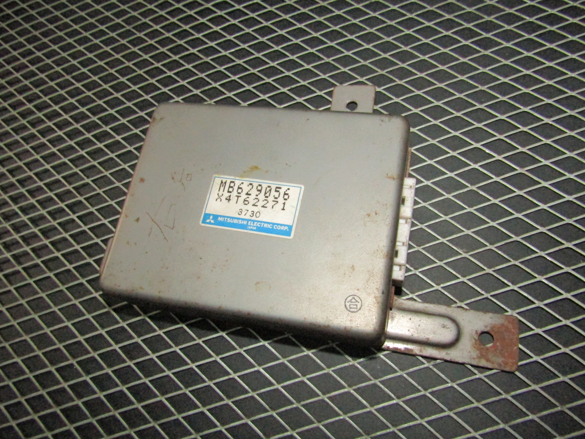 94 95 96 97 Mitsubishi 3000GT OEM ECS Suspension Computer Module MB629056