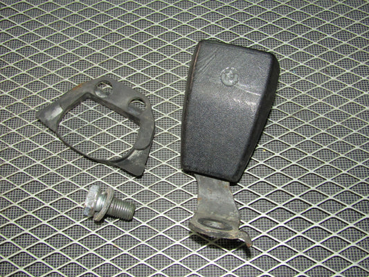 1992-1995 BMW 325 Sedan OEM Seat Belt Buckle - Rear Right