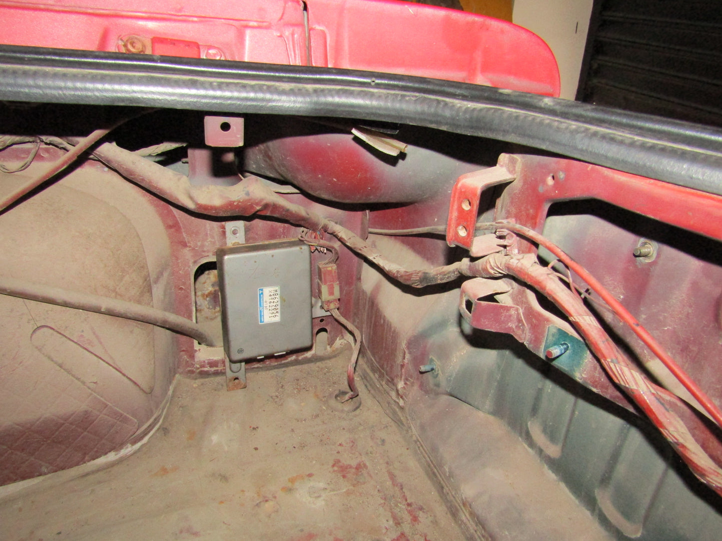 94 95 96 97 Mitsubishi 3000GT OEM ECS Suspension Computer Module MB629056