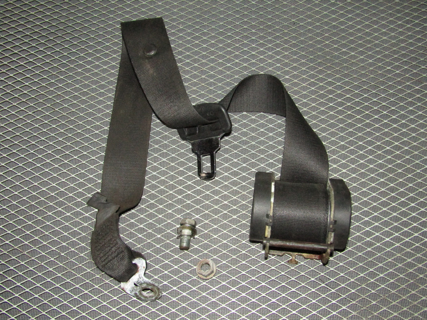 1992-1995 BMW 325 Sedan OEM Seat Belt - Rear Left