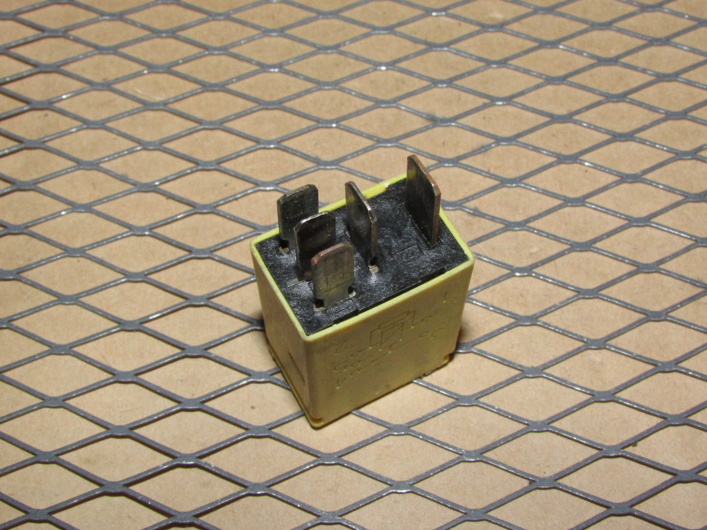 Jaguar Relay XR83-14B192-AA