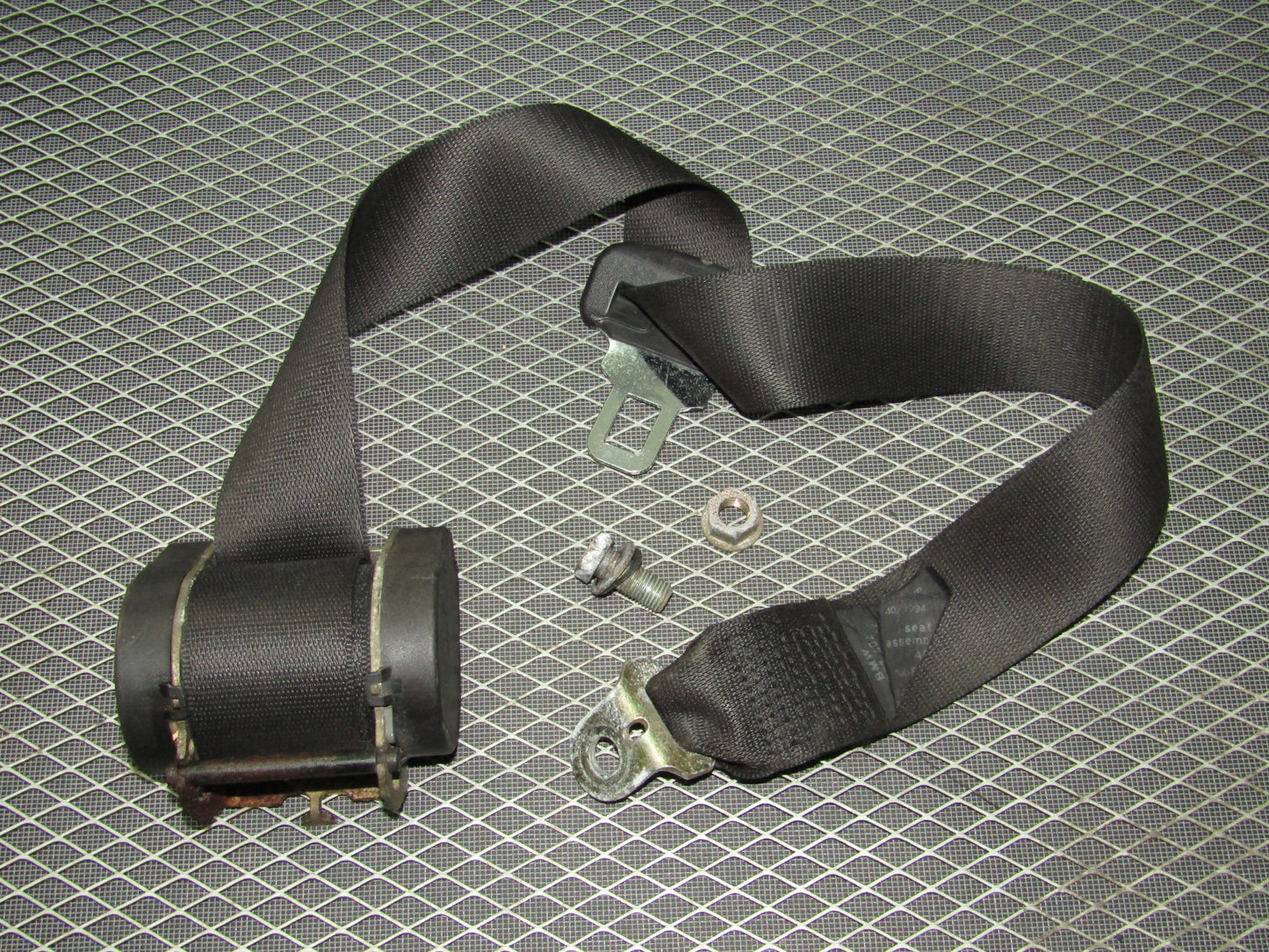 1992-1995 BMW 325 Sedan OEM Seat Belt - Rear Right