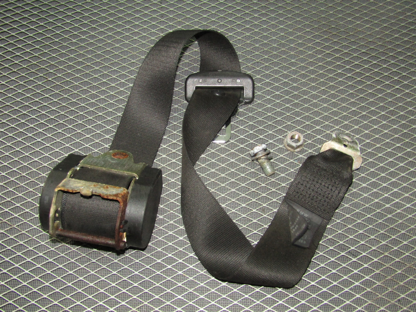 1992-1995 BMW 325 Sedan OEM Seat Belt - Rear Right