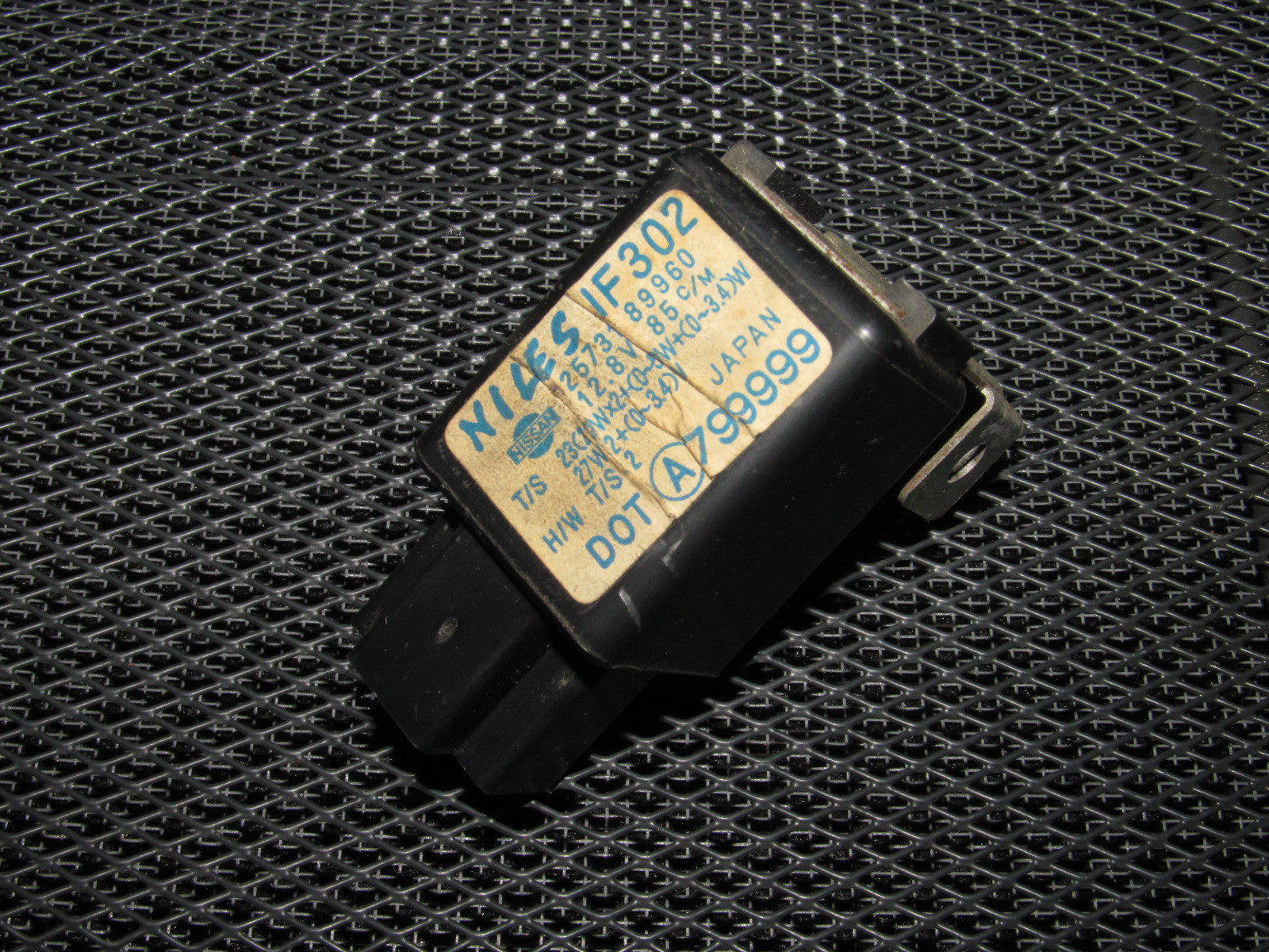 89 90 91 92 93 94 Nissan 240SX OEM Flasher Unit Relay 25731 89960