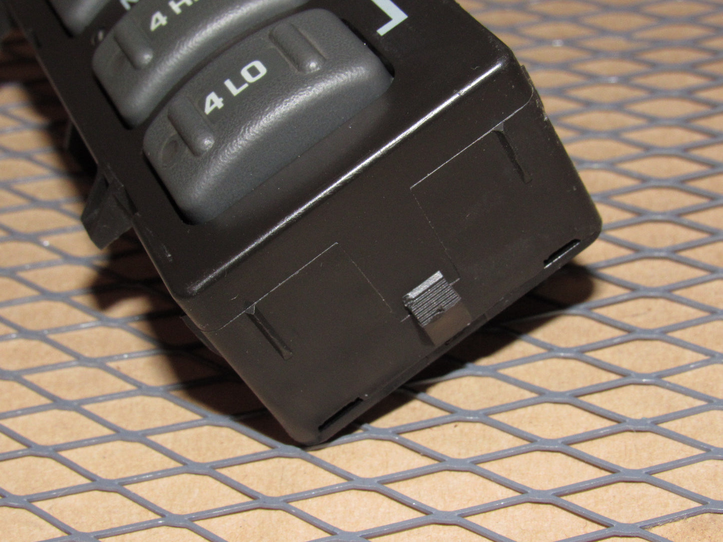 02 Chevrolet Avalanche OEM Auto 4WD 2WD Transfer Case Switch