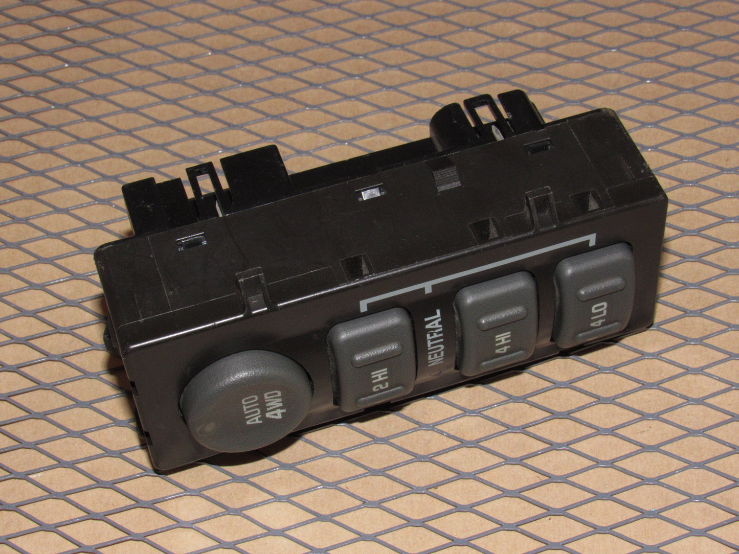 02 Chevrolet Avalanche OEM Auto 4WD 2WD Transfer Case Switch