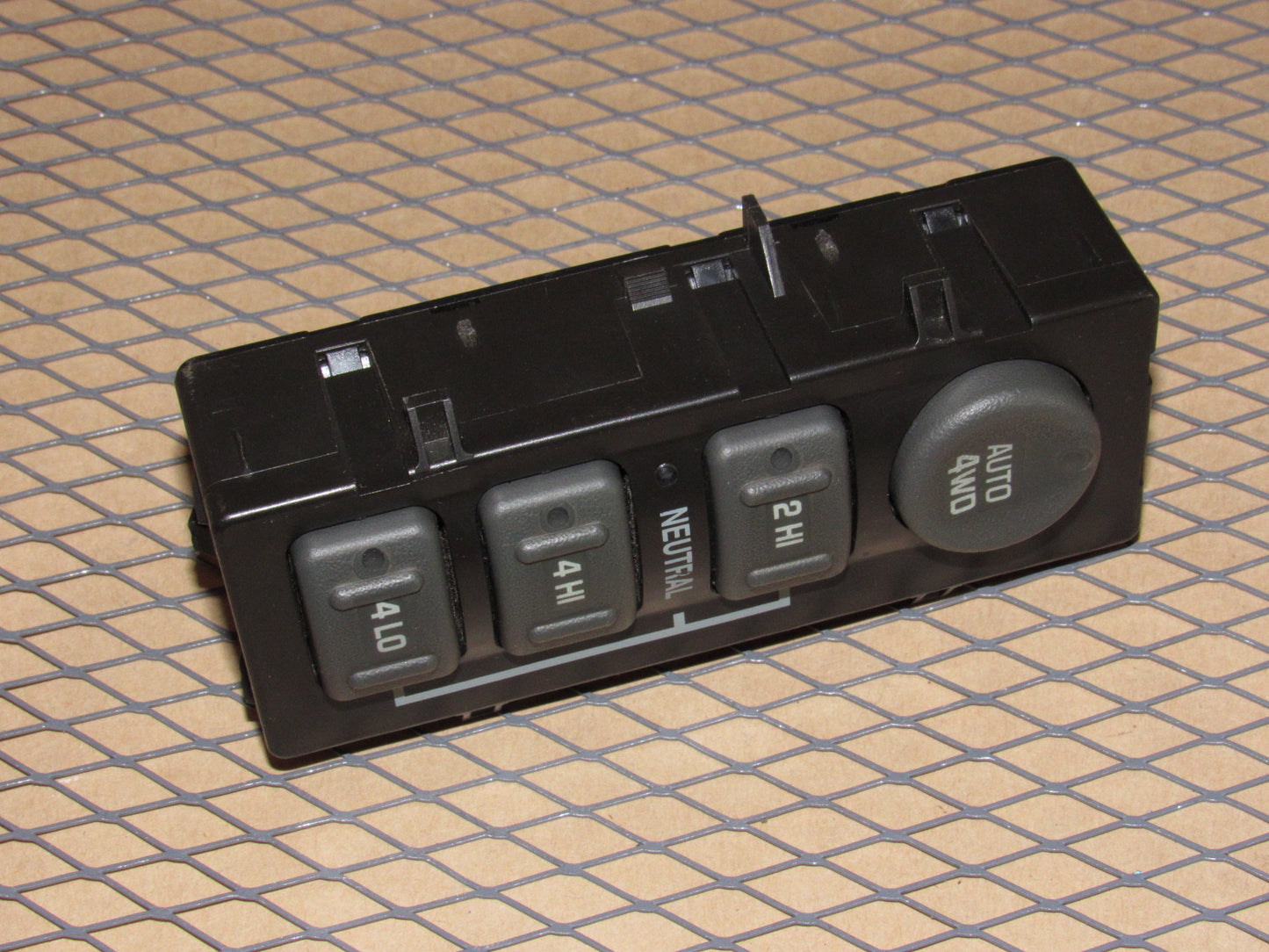 02 Chevrolet Avalanche OEM Auto 4WD 2WD Transfer Case Switch