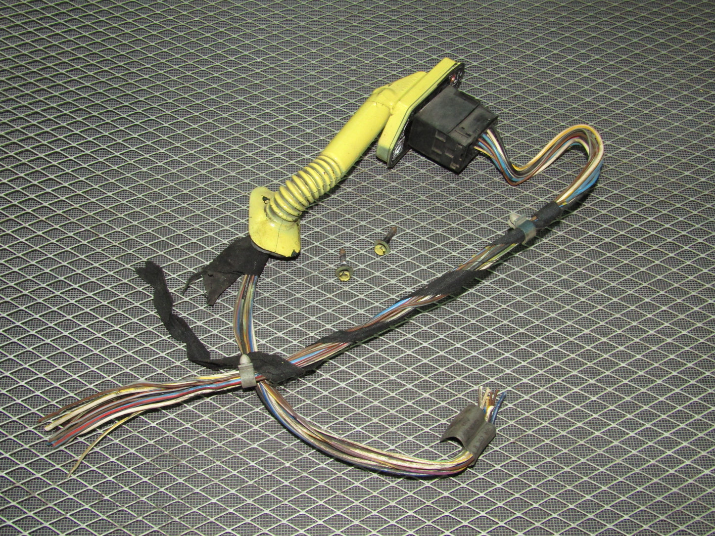 1992-1995 BMW 325 Sedan OEM Door Pigtail Harness & Boot - Rear Right