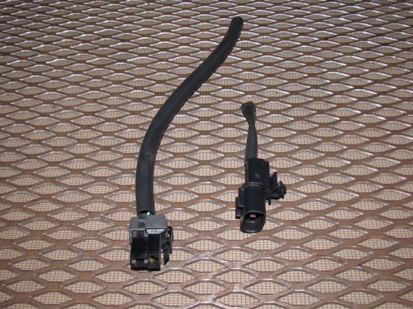 94 95 96 97 Mitsubishi 3000GT OEM Front Windshield Washer Tank Reservoir Pigtail Harness