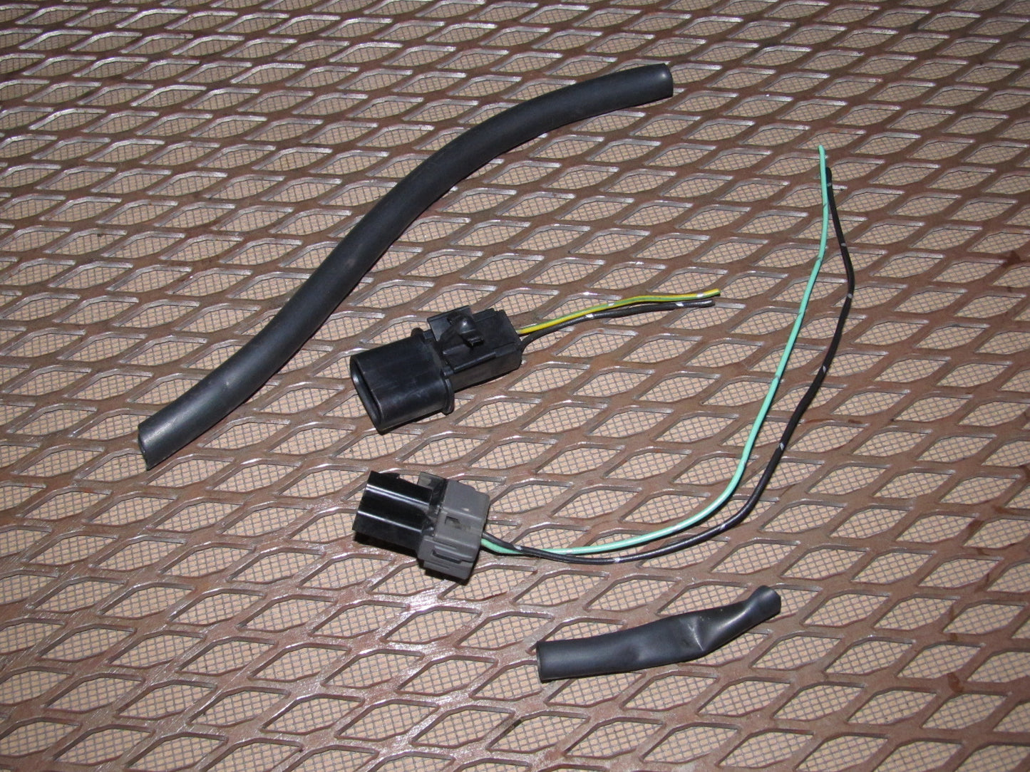 94 95 96 97 Mitsubishi 3000GT OEM Front Windshield Washer Tank Reservoir Pigtail Harness