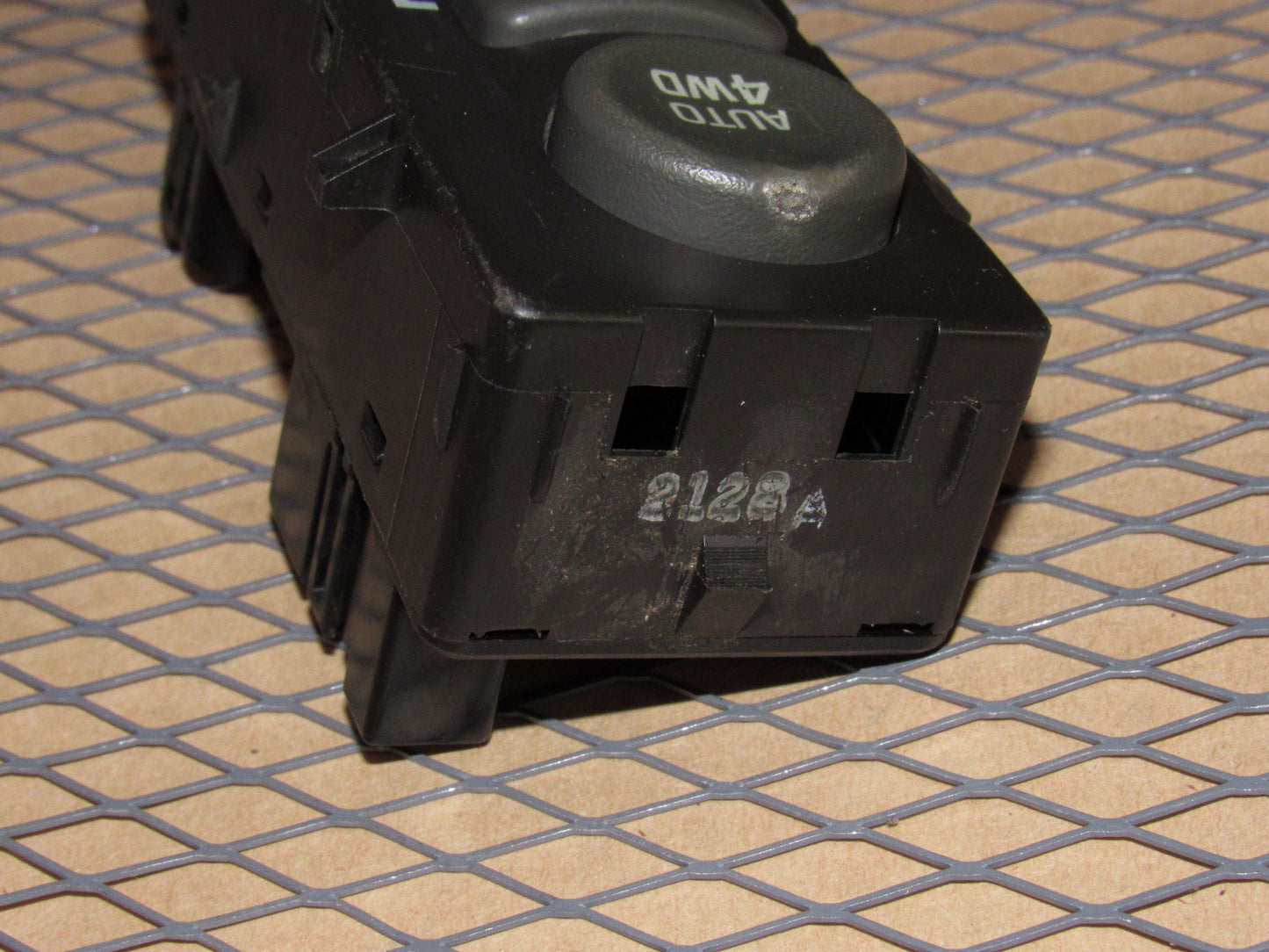 99 00 01 02 Chevrolet Silverado OEM Auto 4WD 2WD Transfer Case Switch