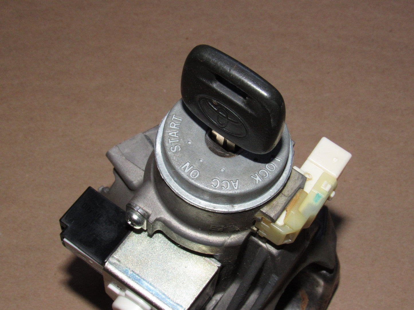 05 06 07 08 Toyota Tacoma OEM Ignition Lock Cylinder & Key