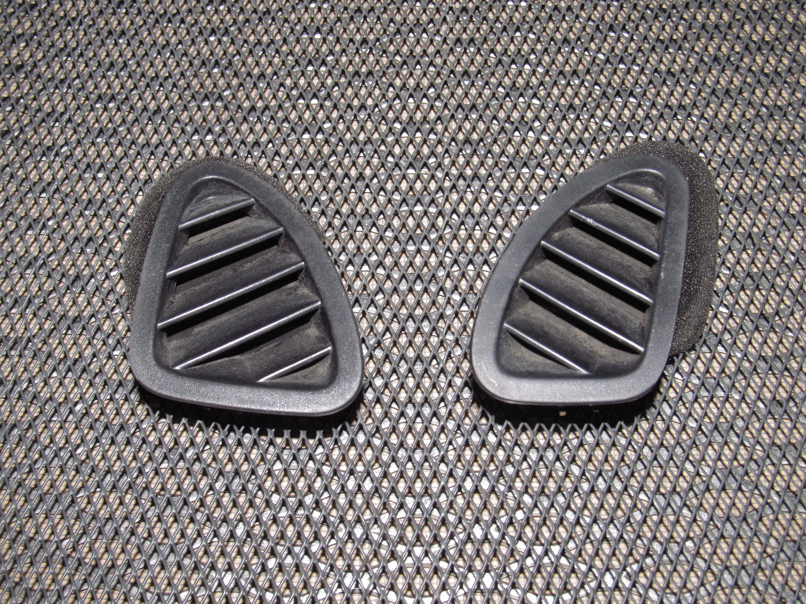 94 95 96 97 Mazda Miata OEM Dash Defroster Vent