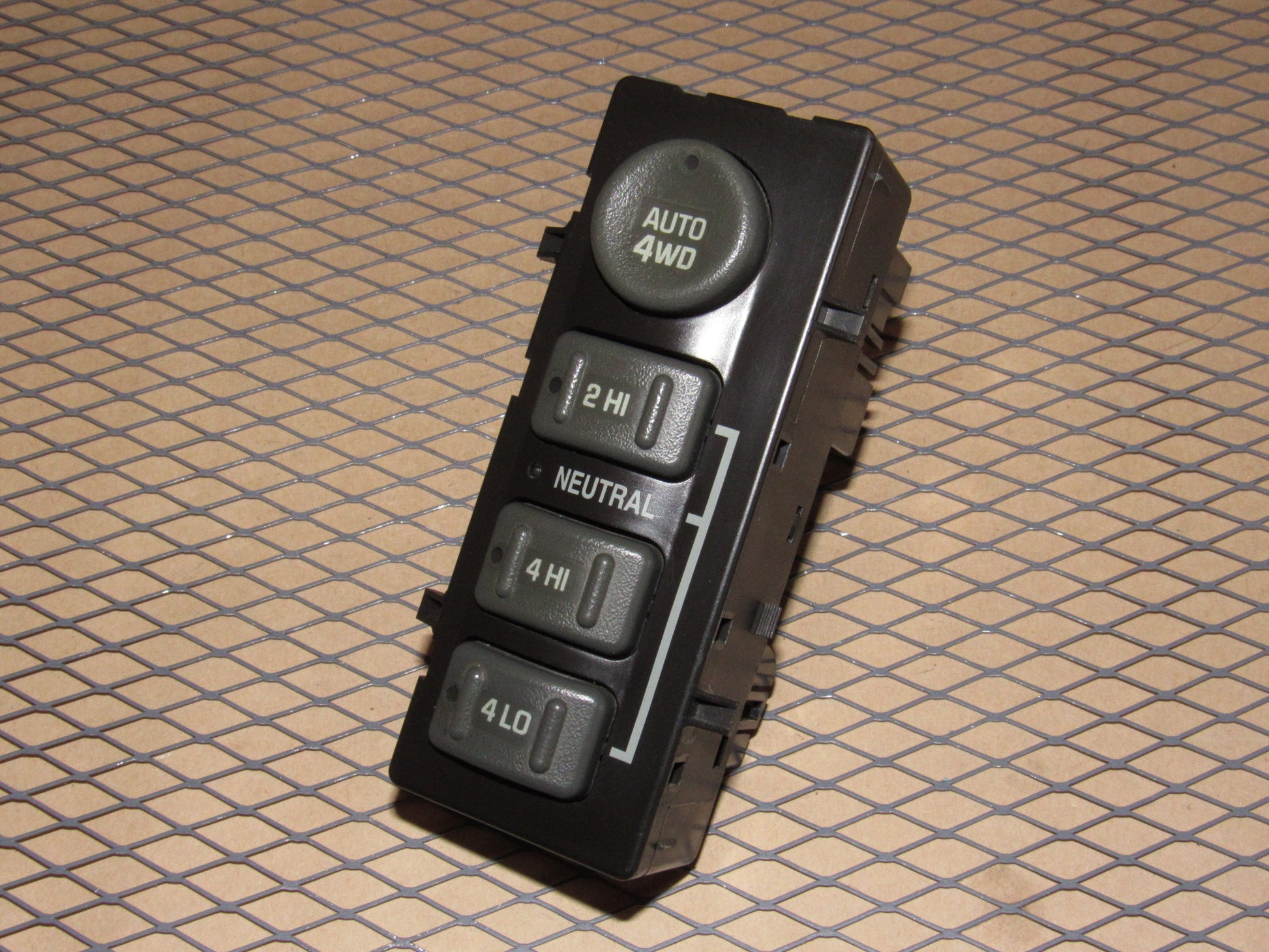 00 01 02 Chevrolet Suburban OEM Auto 4WD 2WD Transfer Case Switch