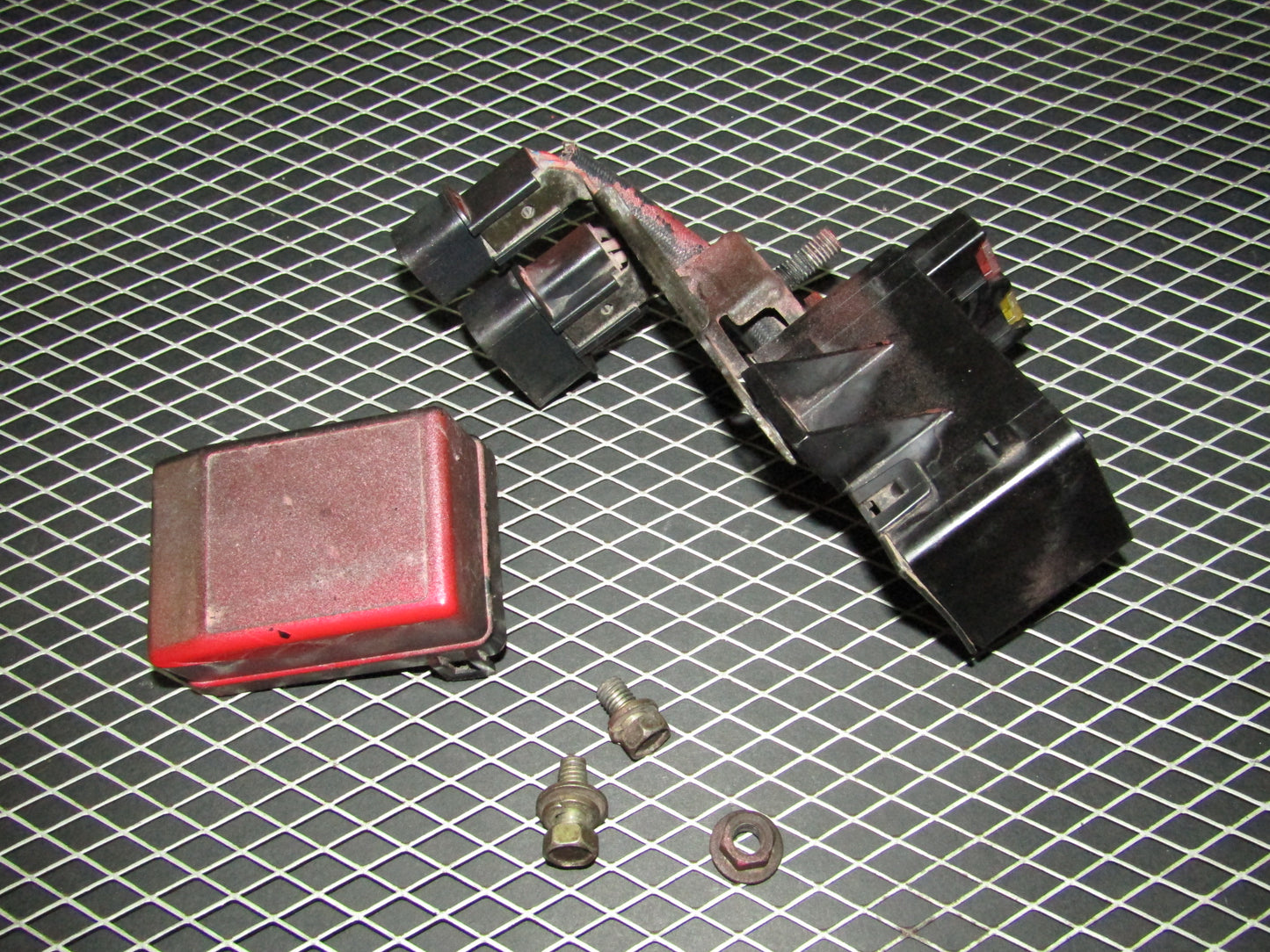 94 95 96 97 Mitsubishi 3000GT OEM A/C System Fuse Box