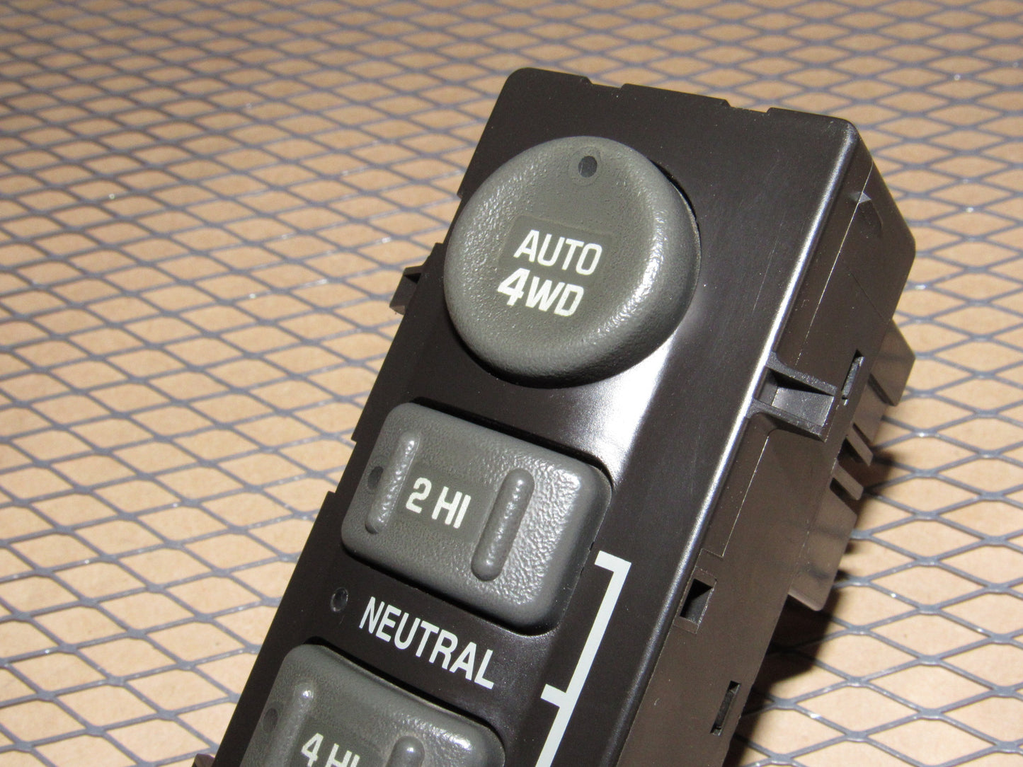 00 01 02 Chevrolet Suburban OEM Auto 4WD 2WD Transfer Case Switch