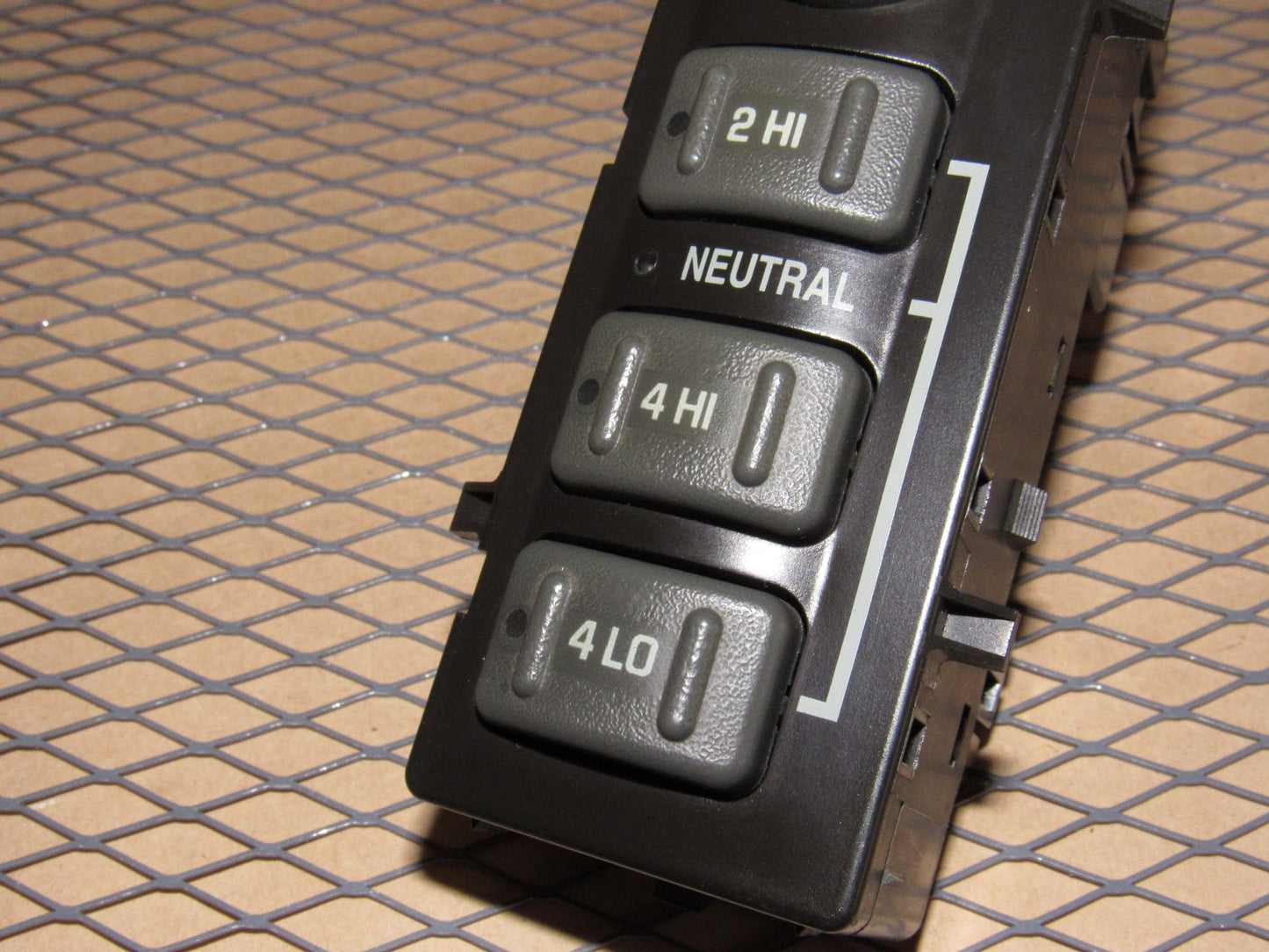 00 01 02 Chevrolet Suburban OEM Auto 4WD 2WD Transfer Case Switch