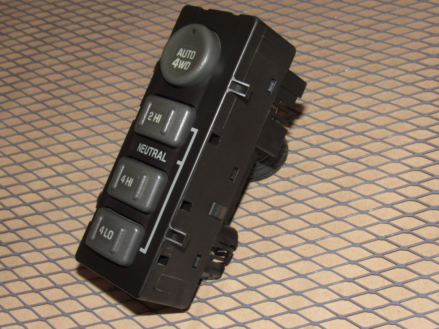 00 01 02 Chevrolet Suburban OEM Auto 4WD 2WD Transfer Case Switch