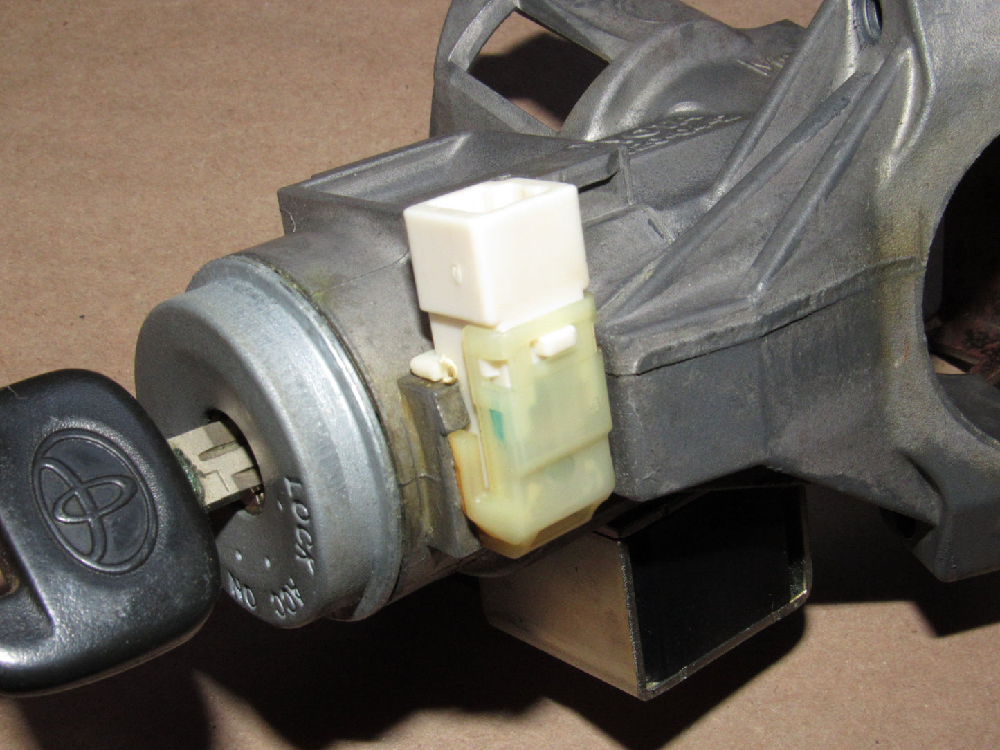 05 06 07 08 Toyota Tacoma OEM Ignition Lock Cylinder & Key