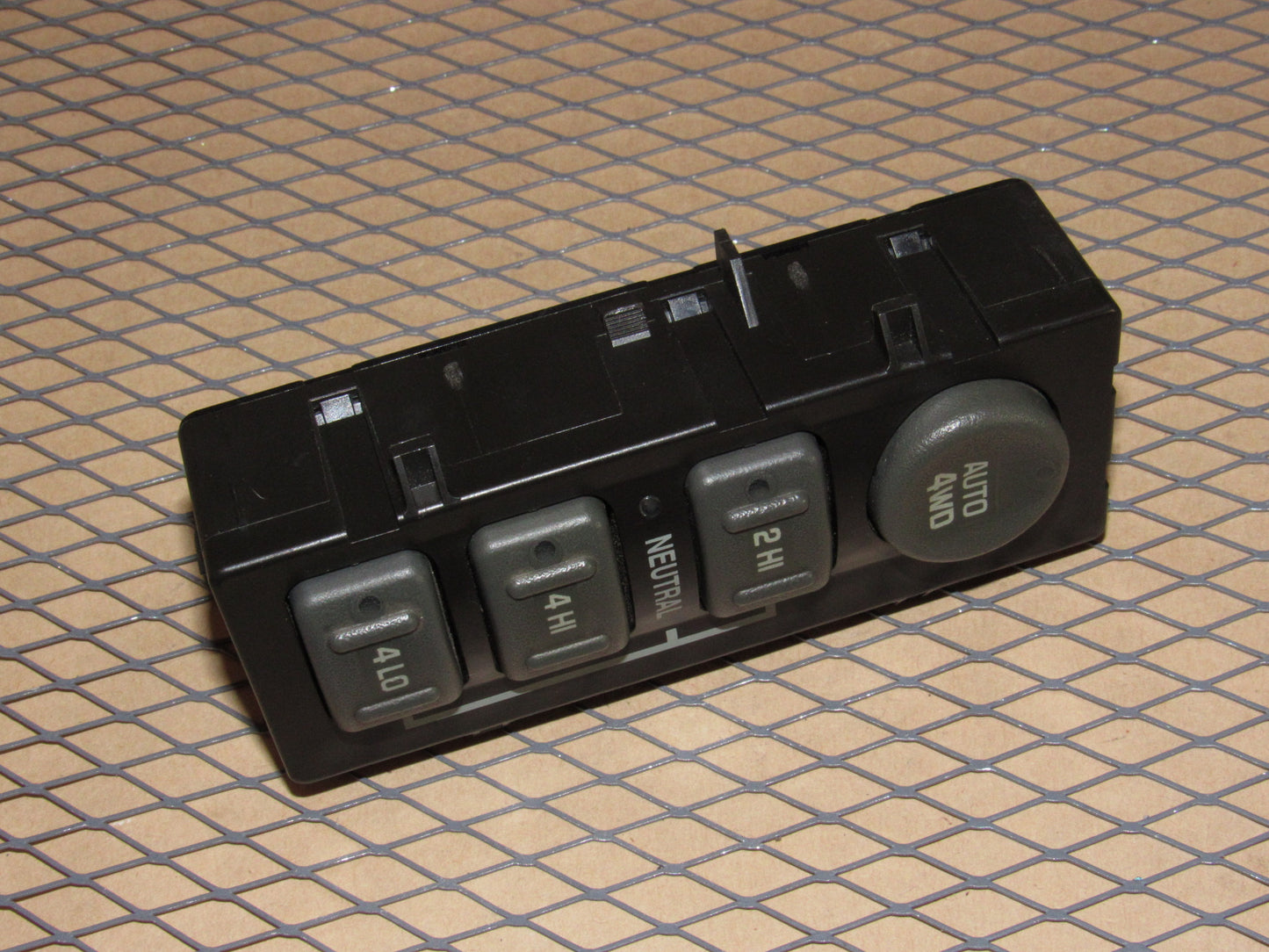 00 01 02 Chevrolet Suburban OEM Auto 4WD 2WD Transfer Case Switch