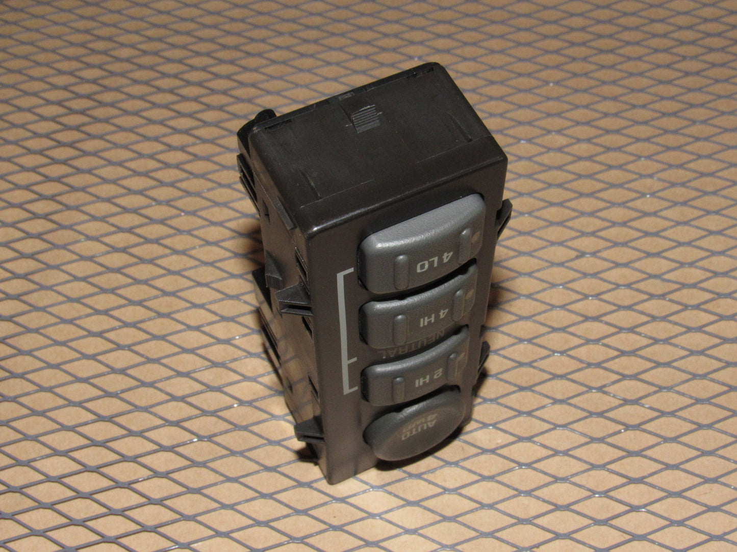 00 01 02 Chevrolet Suburban OEM Auto 4WD 2WD Transfer Case Switch