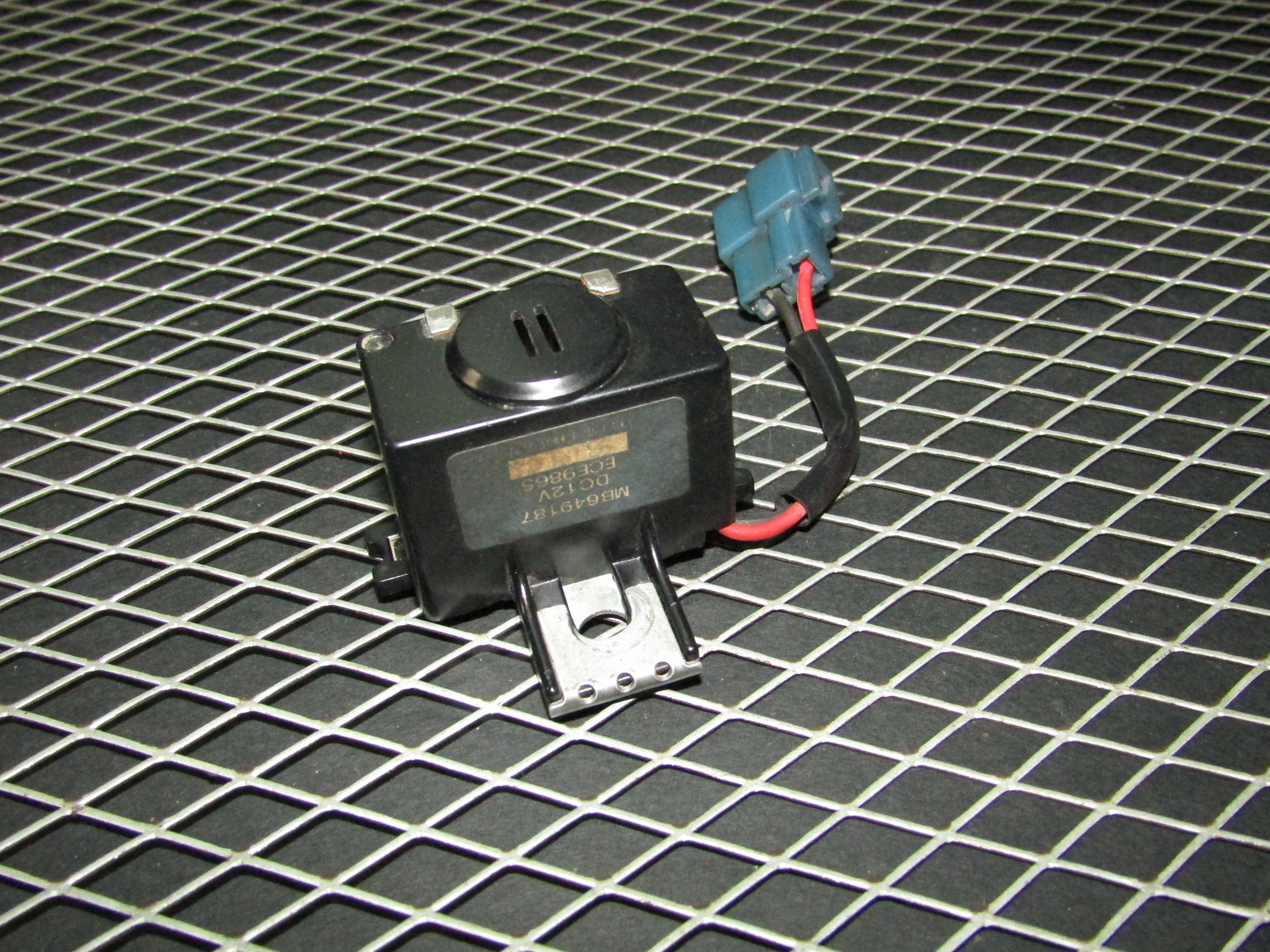 94 95 96 97 Mitsubishi 3000GT OEM Chime Buzzer Unit MB649187