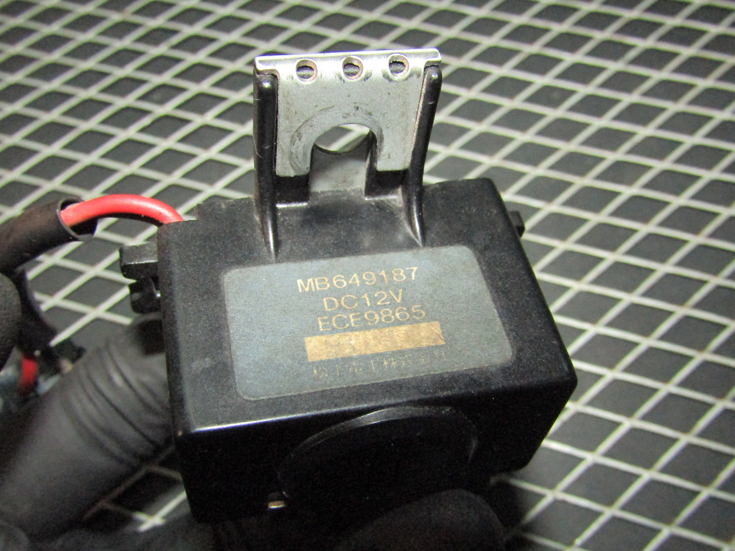 94 95 96 97 Mitsubishi 3000GT OEM Chime Buzzer Unit MB649187