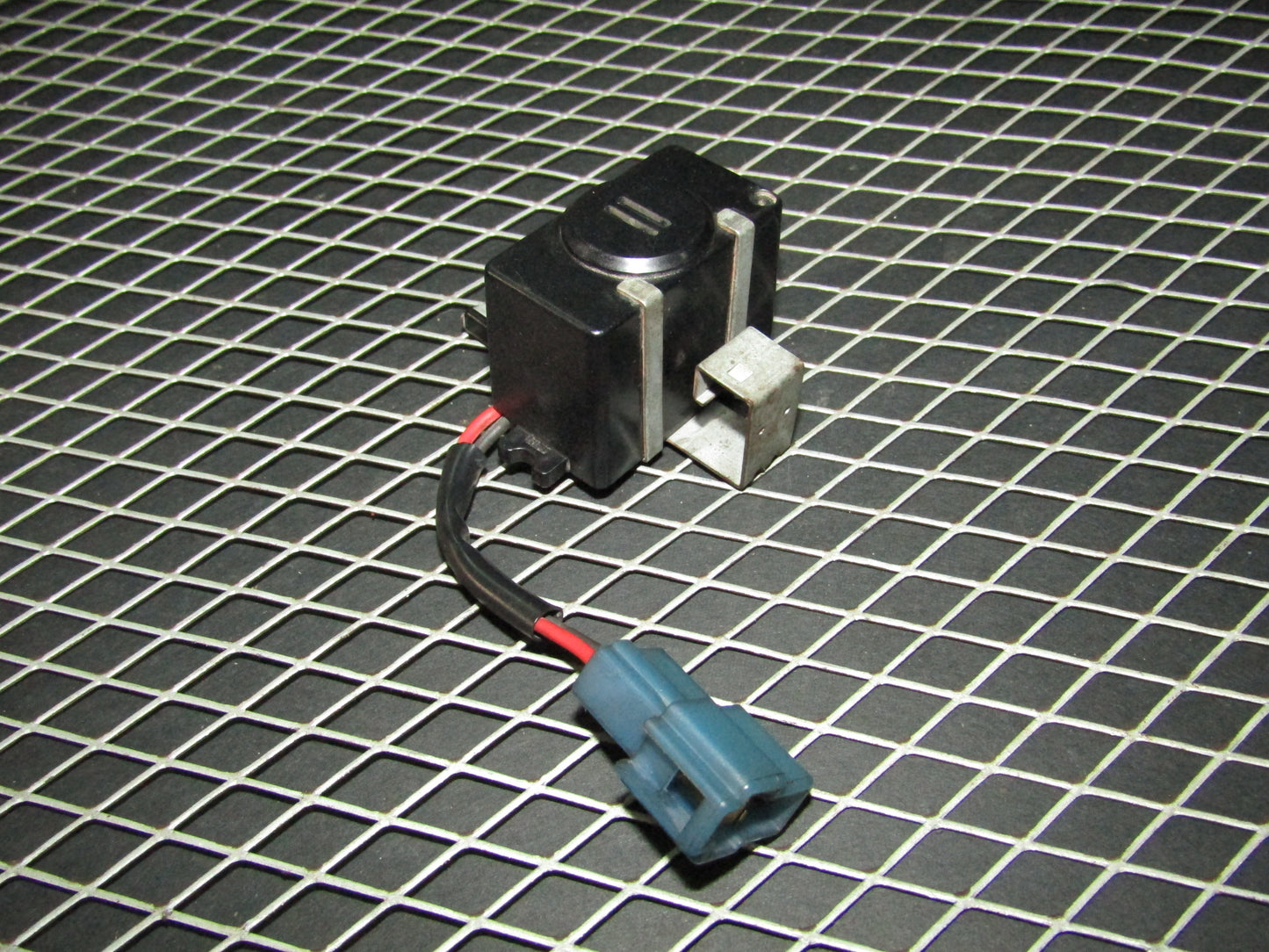 94 95 96 97 Mitsubishi 3000GT OEM Chime Buzzer Unit MB649187