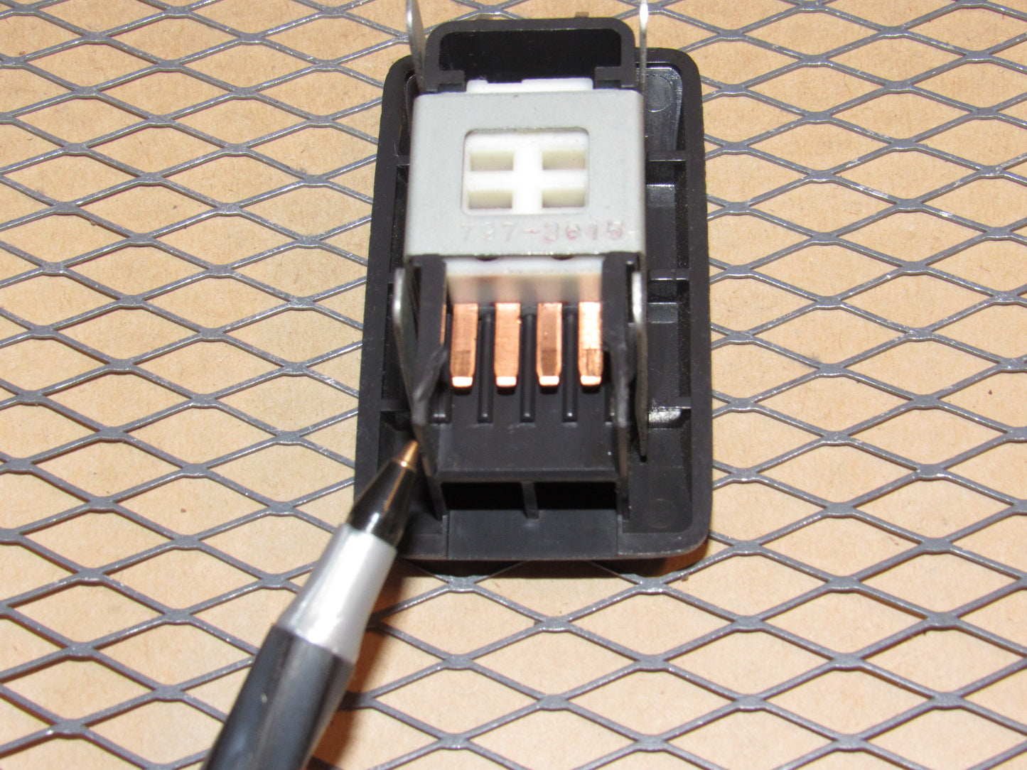 88 89 Toyota Corolla OEM Front Power Door Lock Switch