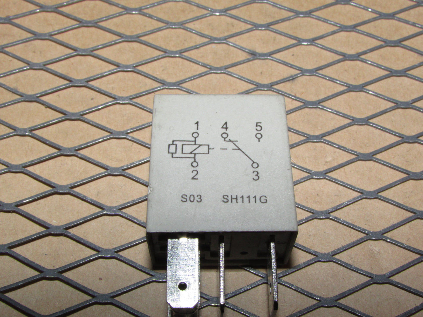 Universal Relay S03 SH111G - 5 Prongs