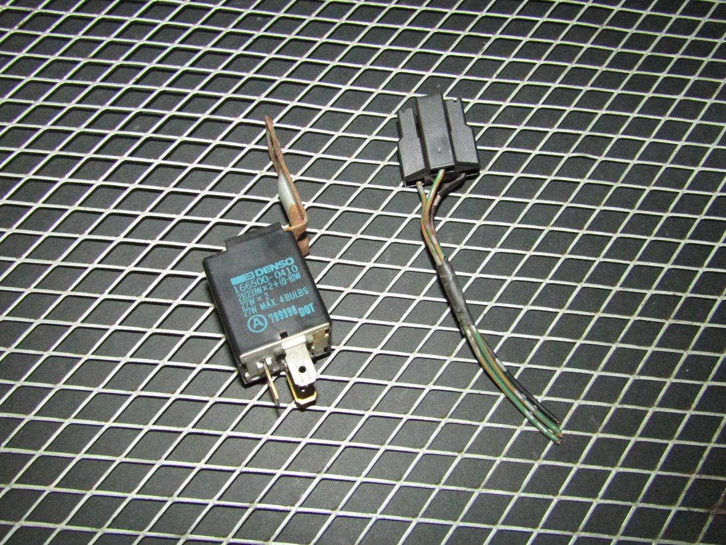 94 95 96 97 Mitsubishi 3000GT OEM Flasher Relay 166500-0410