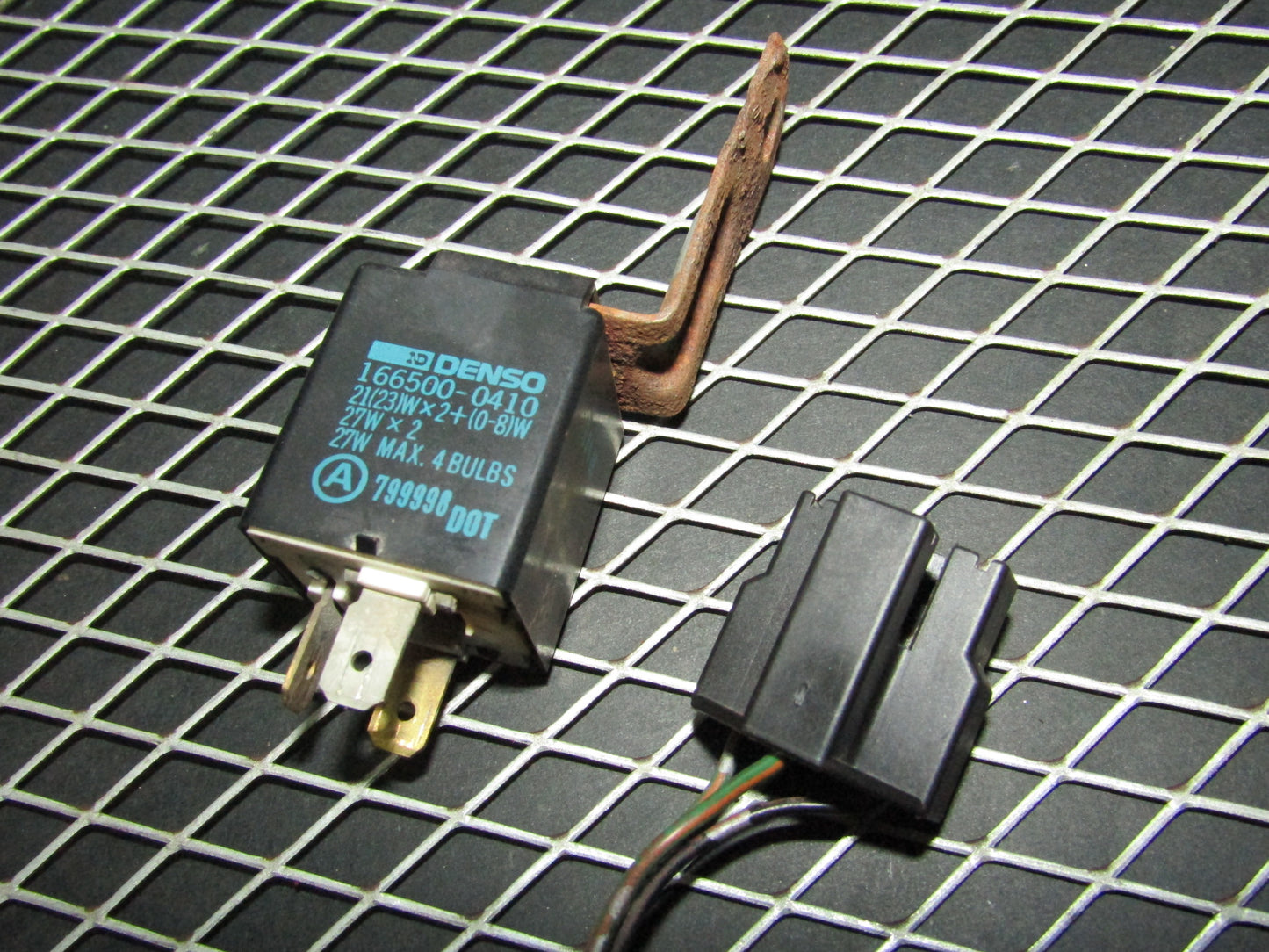 94 95 96 97 Mitsubishi 3000GT OEM Flasher Relay 166500-0410
