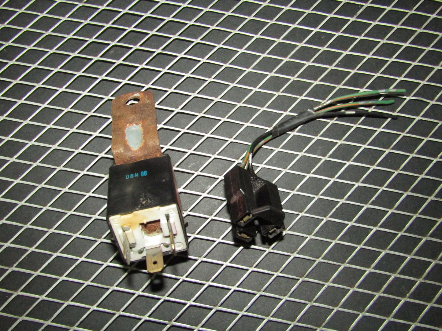 94 95 96 97 Mitsubishi 3000GT OEM Flasher Relay 166500-0410