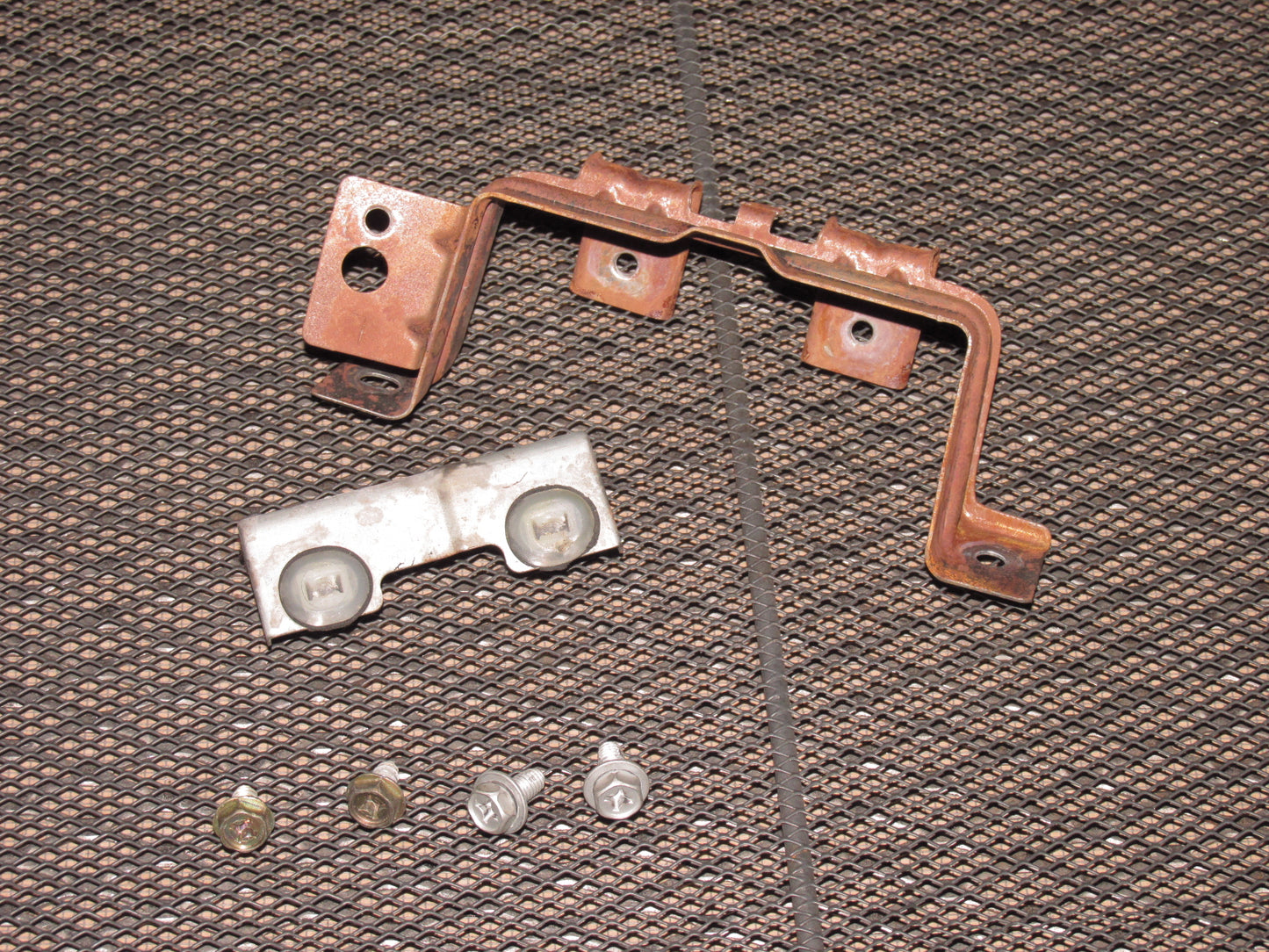 90 91 92 93 94 95 96 Nissan 300zx OEM Door Panel Mounting Bracket - Left
