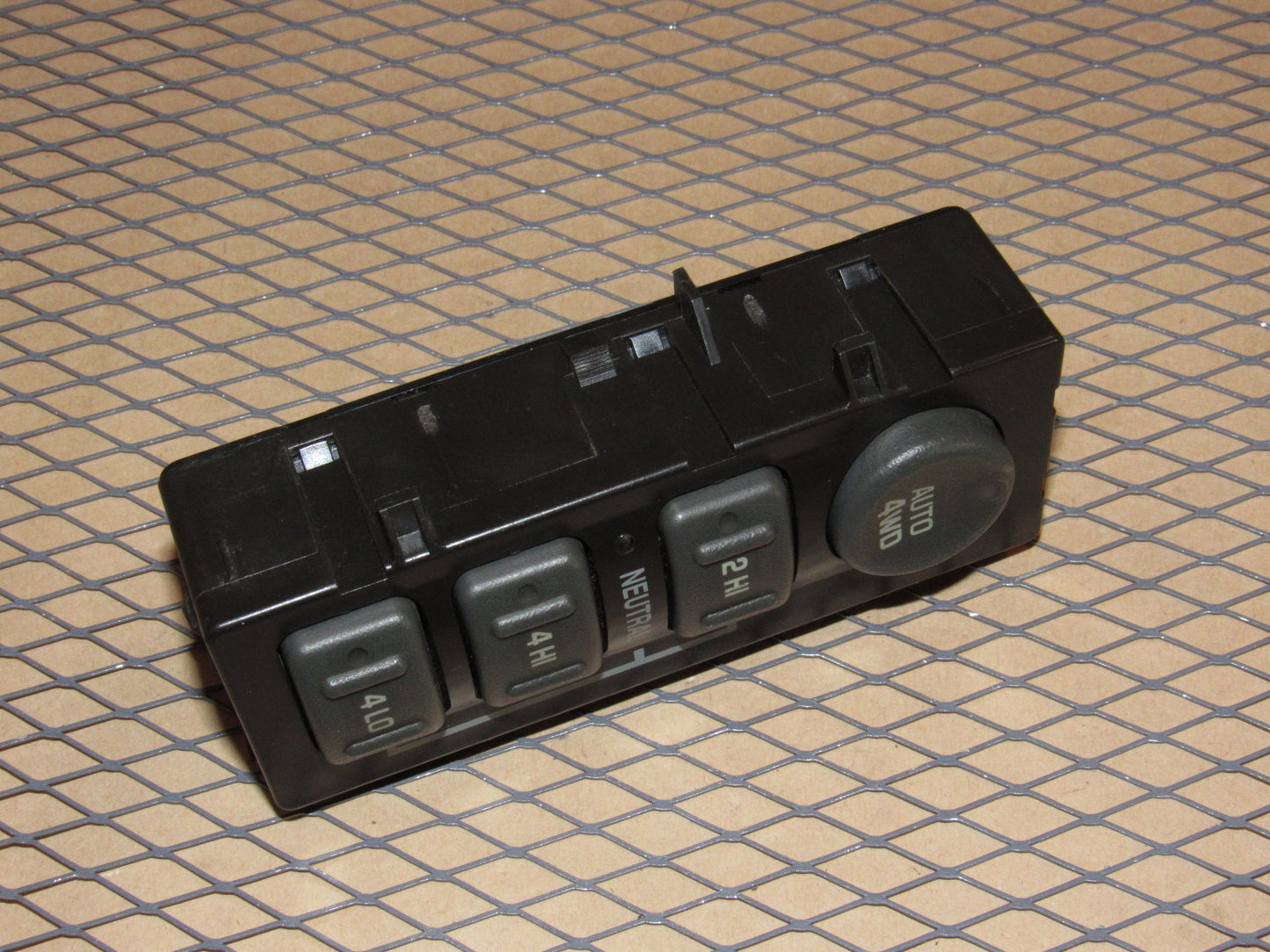 99 00 01 02 GMC Sierra OEM Auto 4WD 2WD Transfer Case Switch