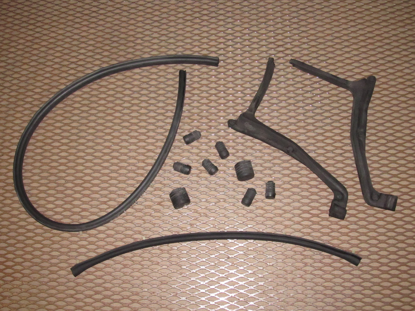 94 95 96 97 Mitsubishi 3000GT OEM Hood Rubber Stopper & Stripping