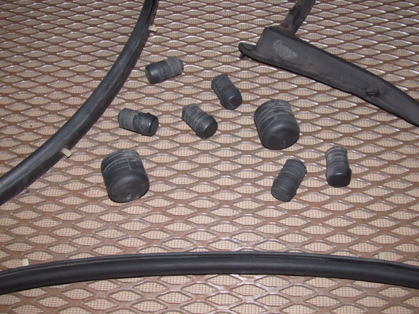 94 95 96 97 Mitsubishi 3000GT OEM Hood Rubber Stopper & Stripping