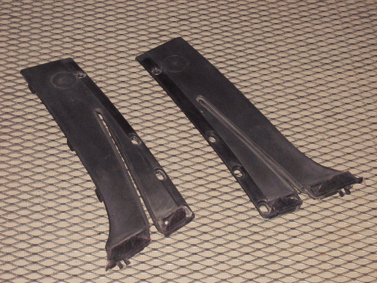 90 91 92 93 94 95 96 Nissan 300zx OEM Exterior Window Guide Finish Panel Cover