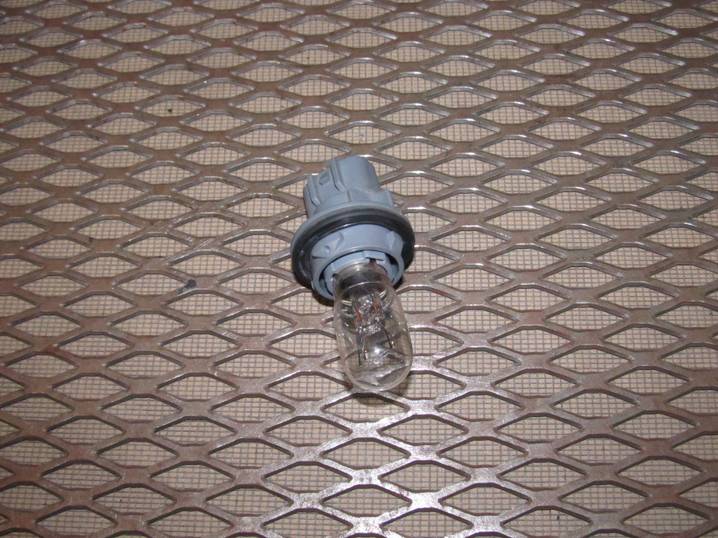 94 95 96 97 Mitsubishi 3000GT OEM Front Turn Signal Light Bulb Socket - Right