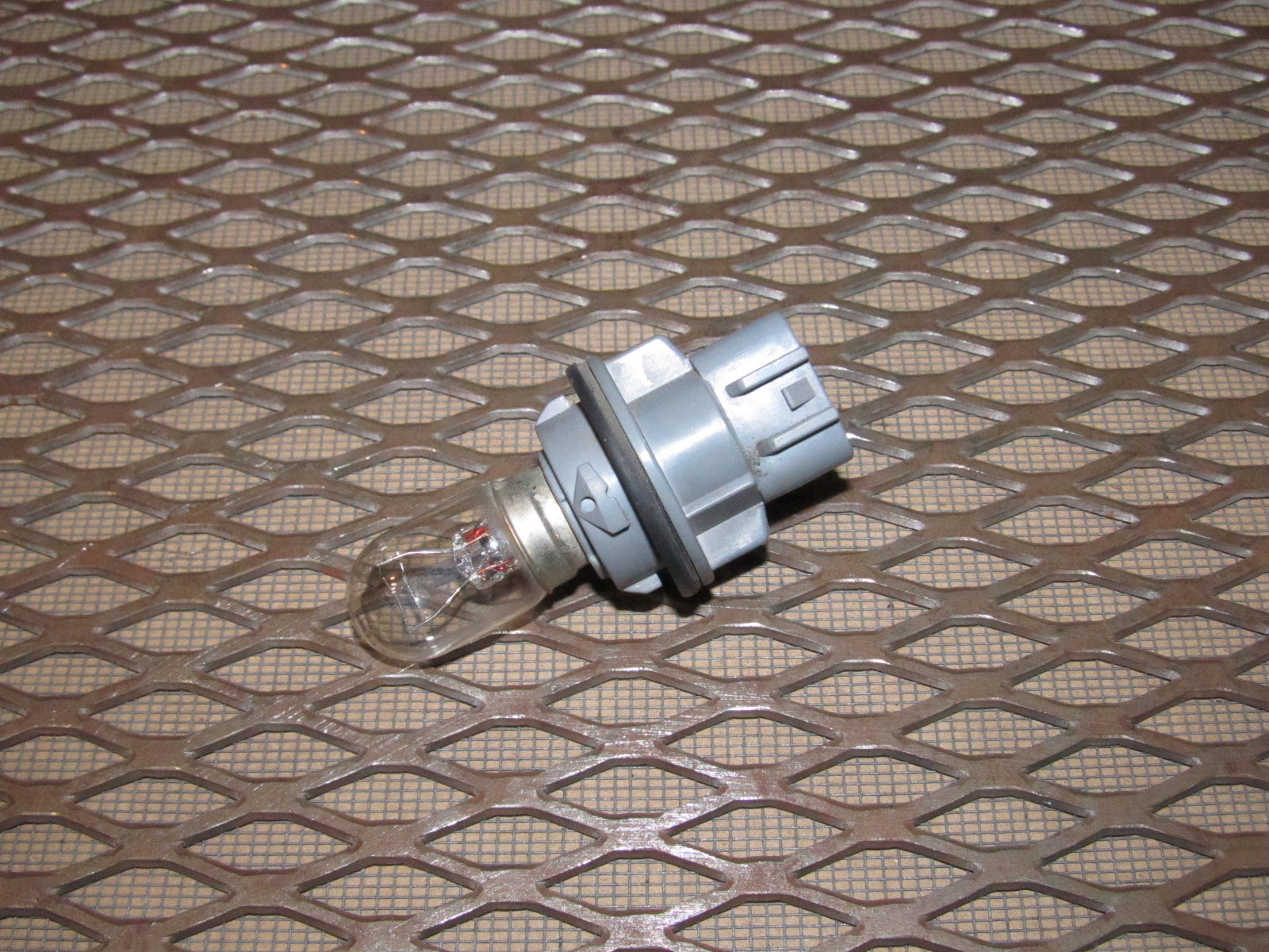 94 95 96 97 Mitsubishi 3000GT OEM Front Turn Signal Light Bulb Socket - Left