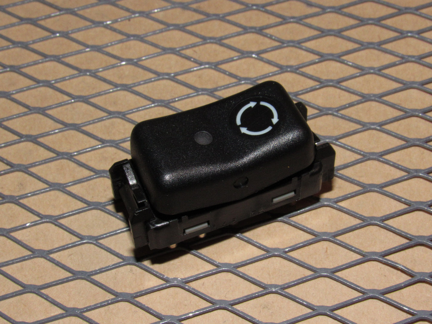 88 89 90 91 92 93 Mercedes Benz 300TE OEM Climate Control Air Recirculation Switch