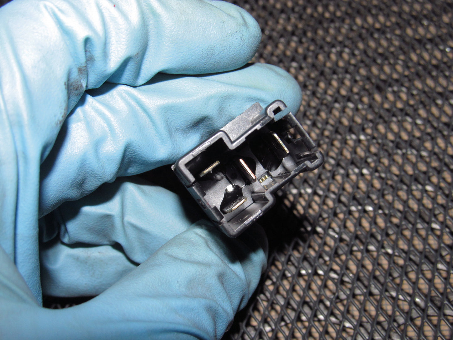 94 95 96 97 Mitsubishi 3000GT OEM Relay - MB629083