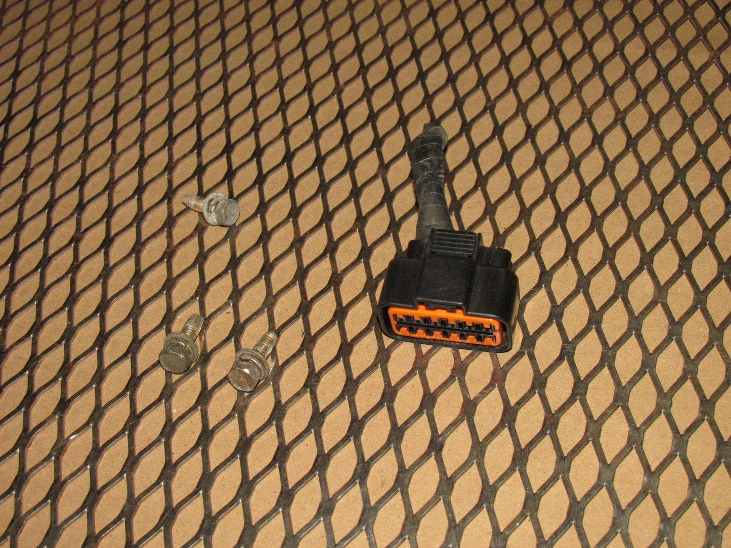 94 95 96 97 Mitsubishi 3000GT OEM Engine Fuse Box
