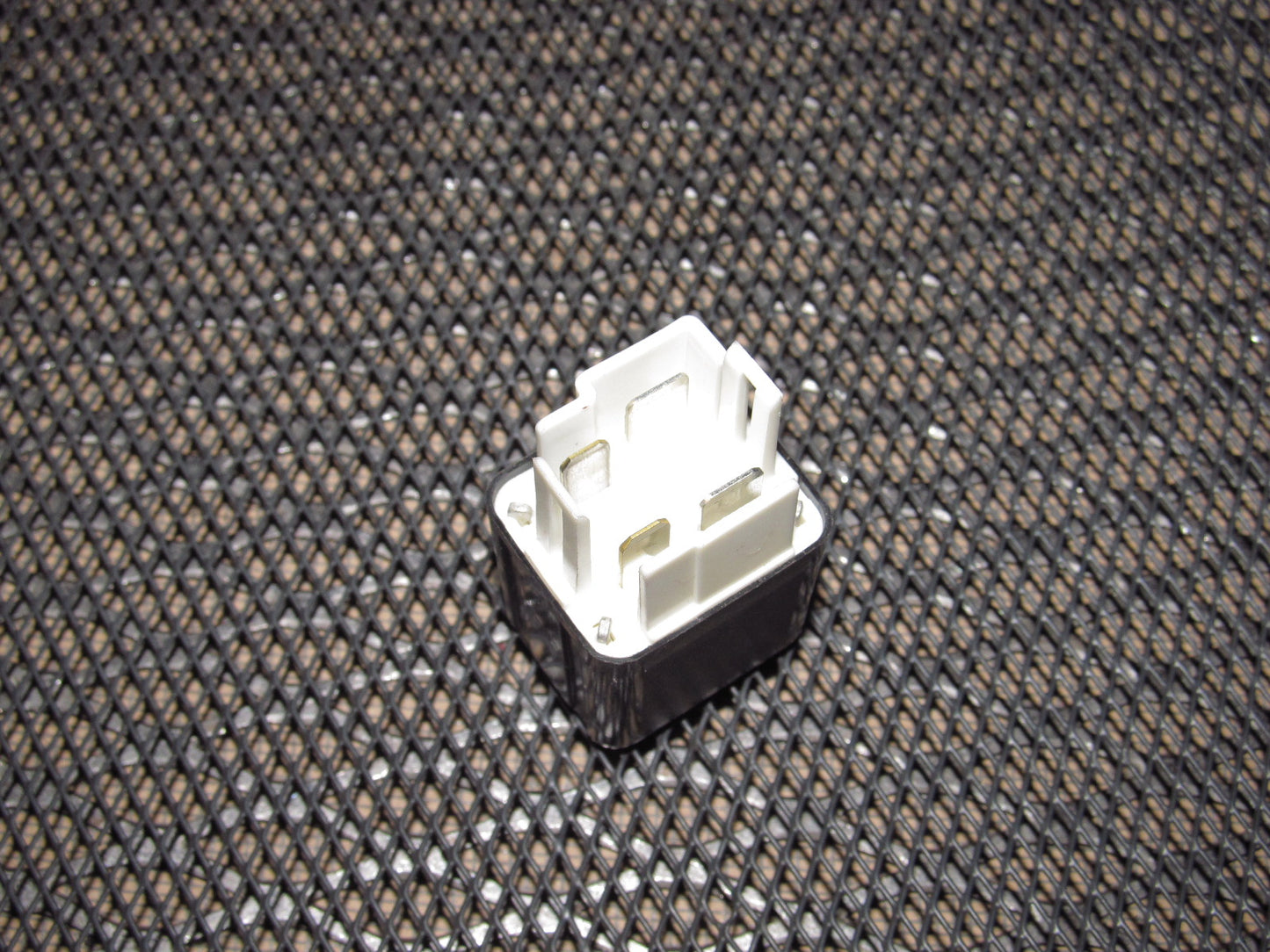 94 95 96 97 Mitsubishi 3000GT OEM Relay - 056700-6480