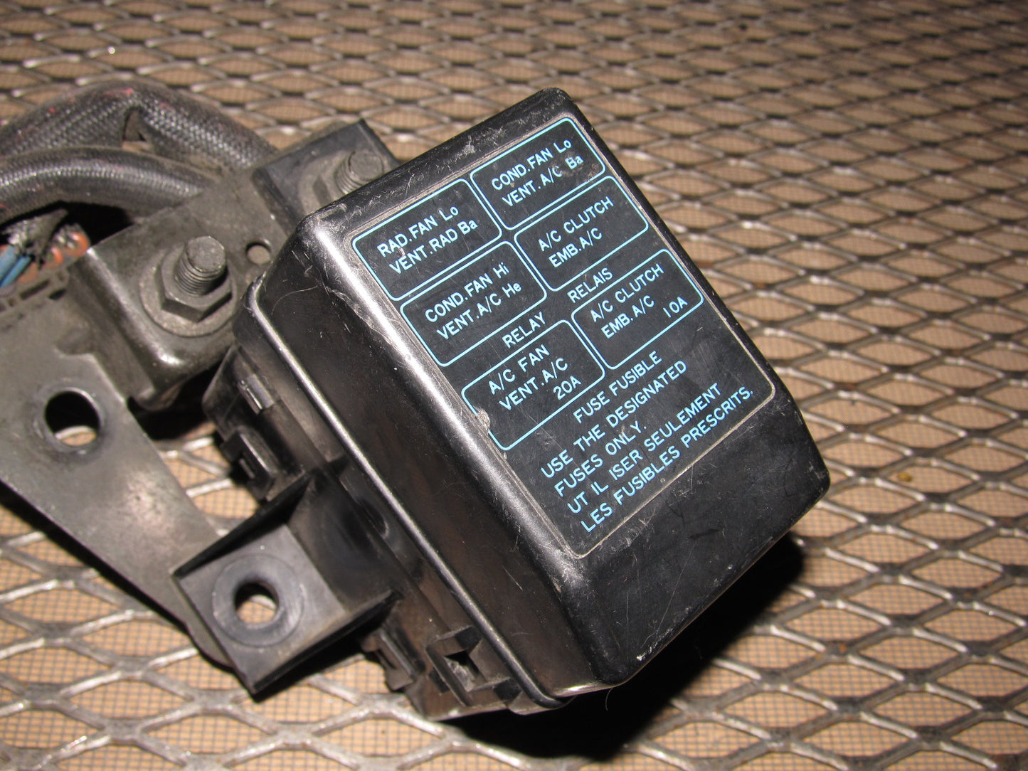 91 92 93 Dodge Stealth OEM Radiator Fan A/C Clutch Fan Relay Fuse Box
