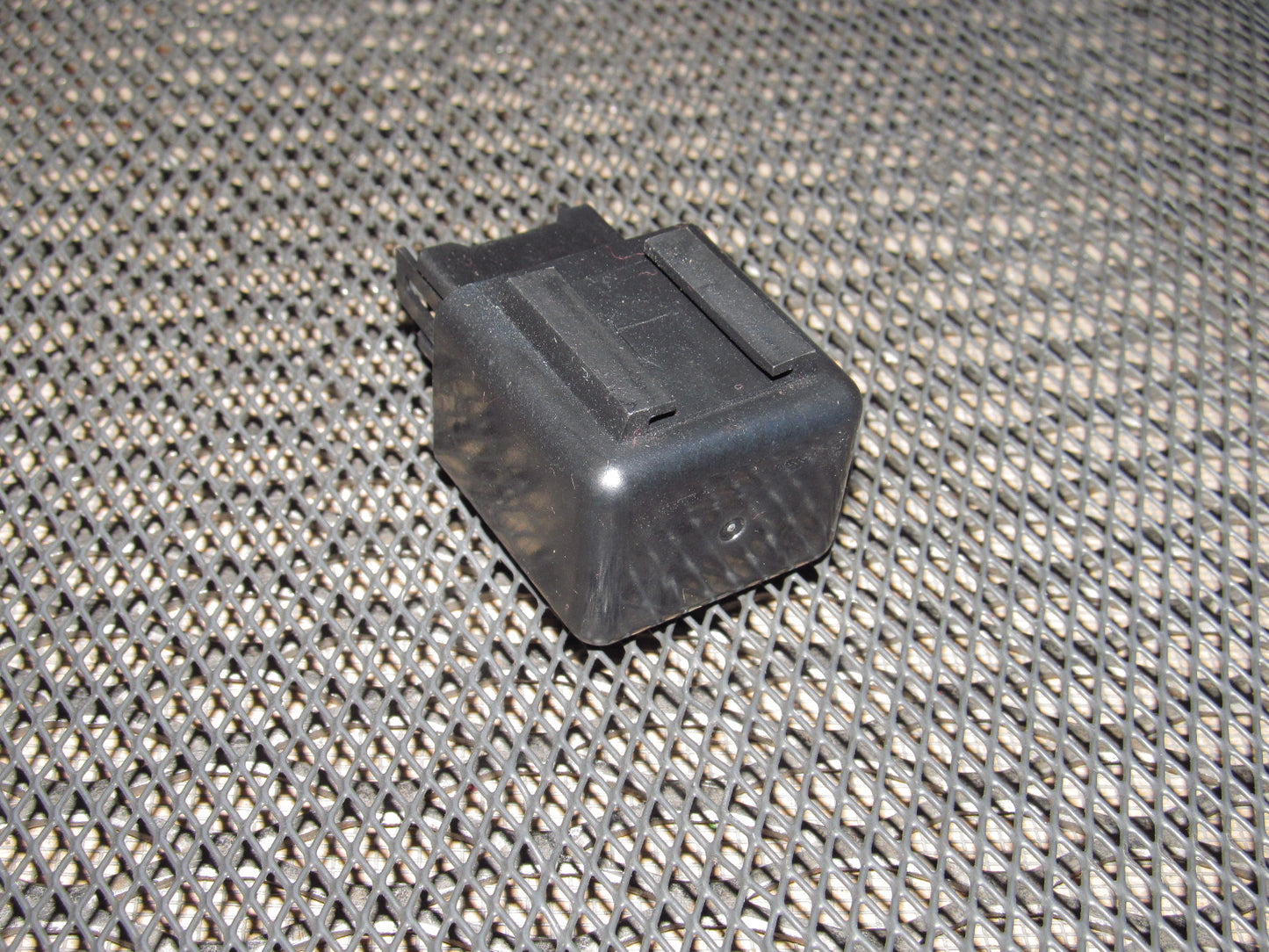 94 95 96 97 Mitsubishi 3000GT OEM Relay - MB543647