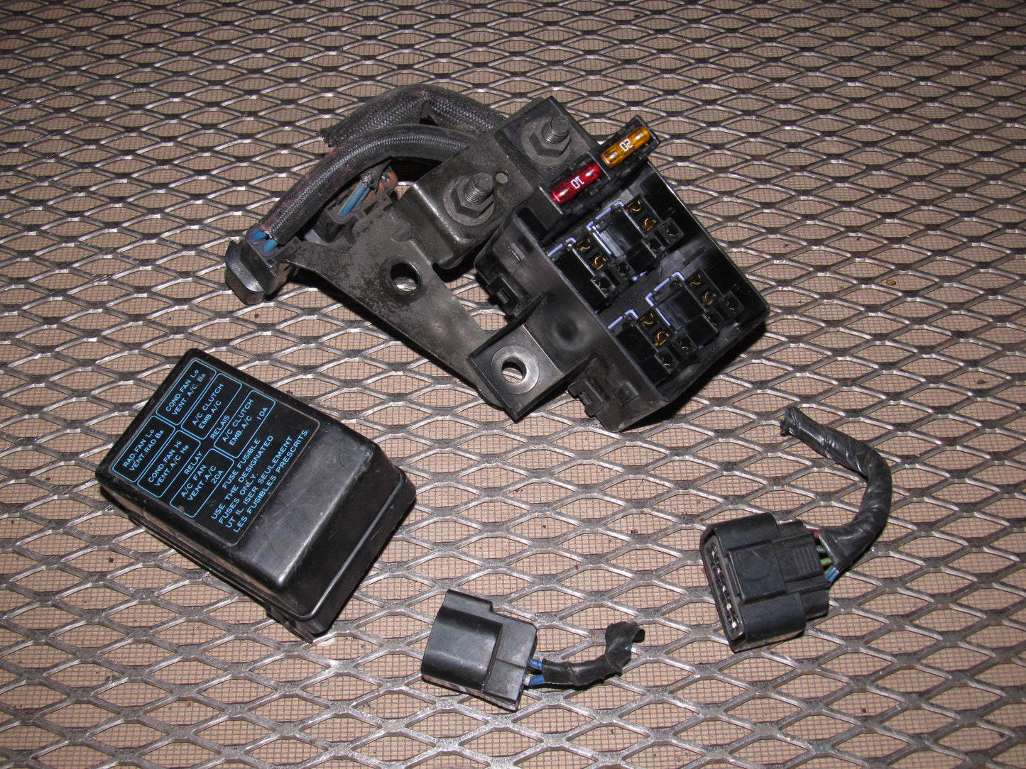 91 92 93 Dodge Stealth OEM Radiator Fan A/C Clutch Fan Relay Fuse Box